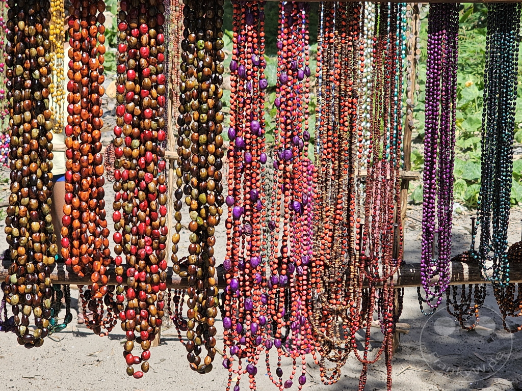 Madagaskar - Andranokoditra - Streetlife - Halsketten