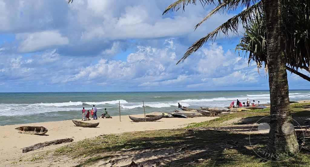 Madagaskar - Andranokoditra - Streetlife - am Strand
