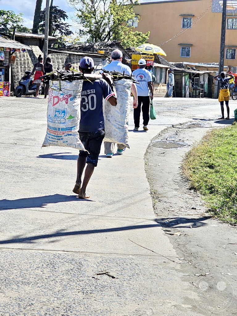 Madagaskar - Ampasimanolotra - Streetlife