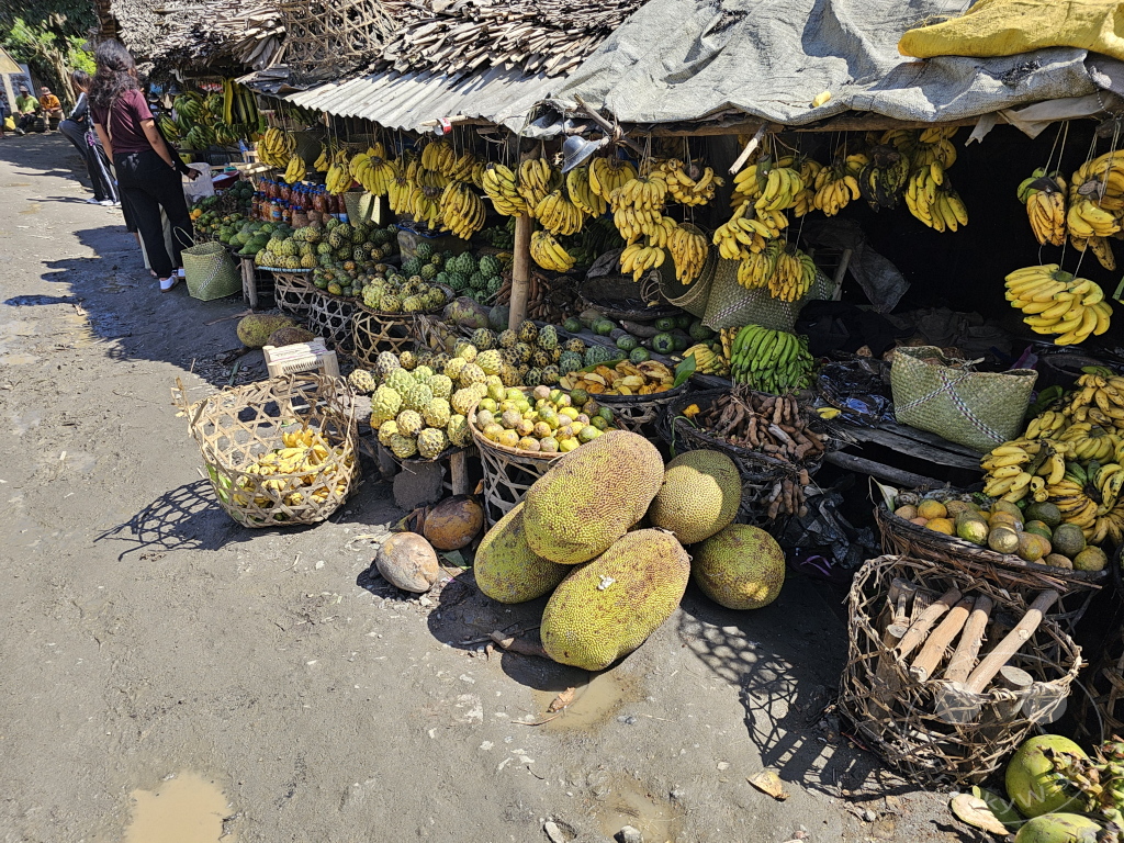 Madagaskar - Antsampanana - Streetlife - Verkaufsstände