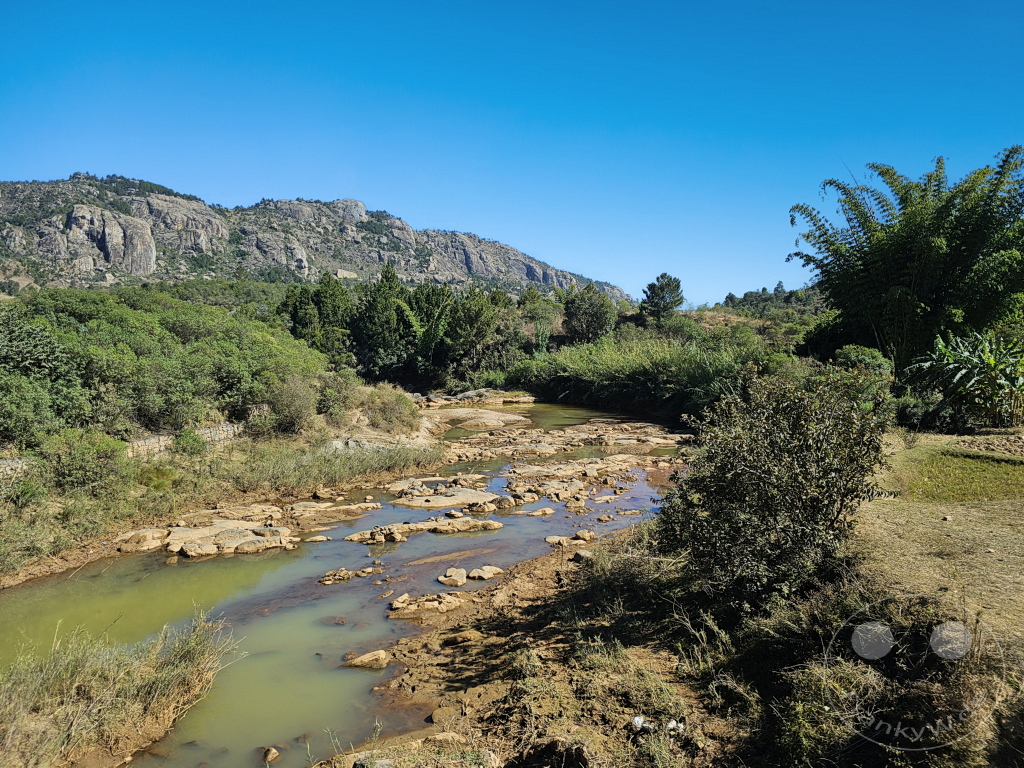 Madagaskar - Ampangabe (RN7) - Landschaft