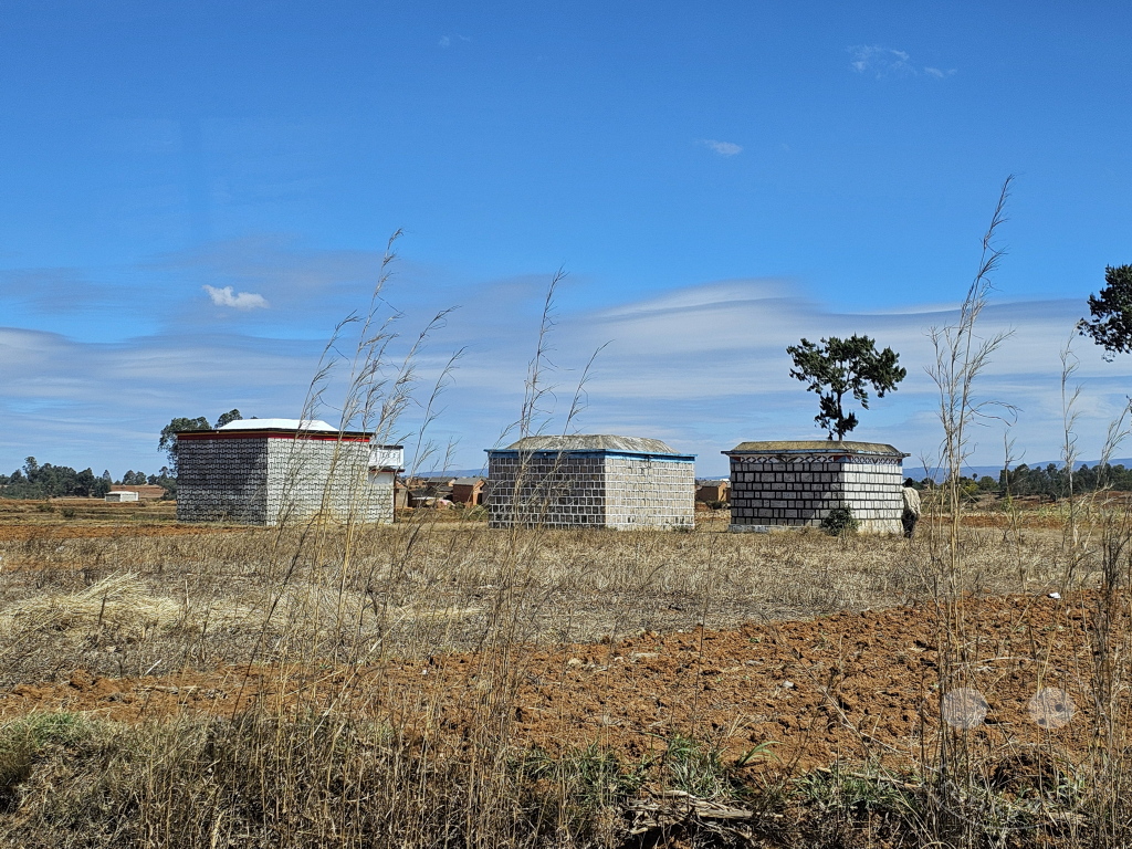Madagaskar - Ambohimandraso - Grabstätten