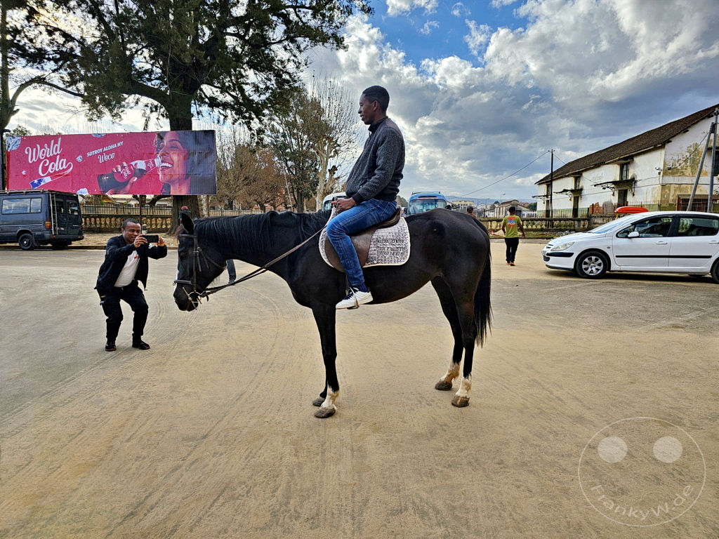 Madagaskar - Antsirabe - Streetlife - Rent a horse