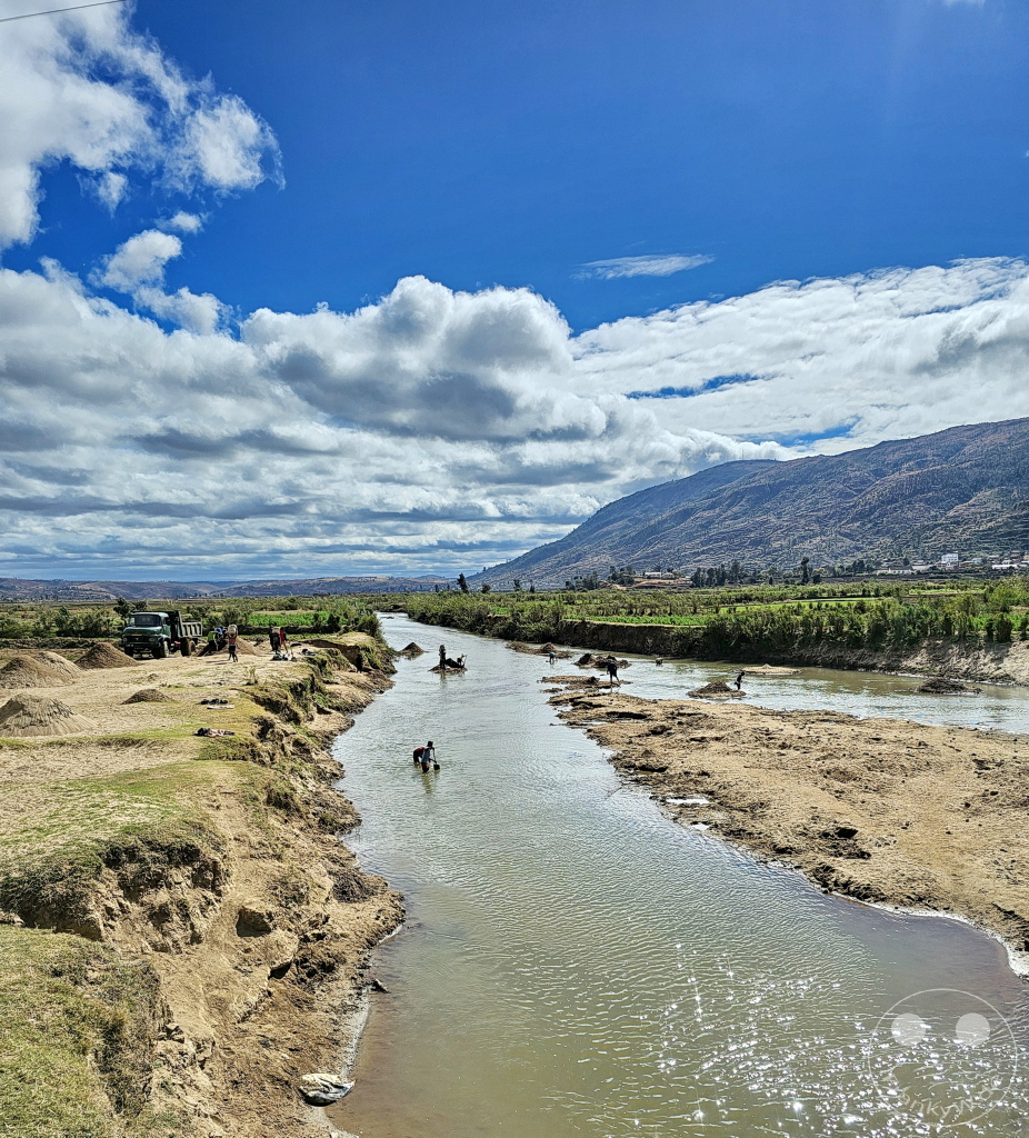 Madagaskar - Manandoana - Streetlife - Sandgewinnung