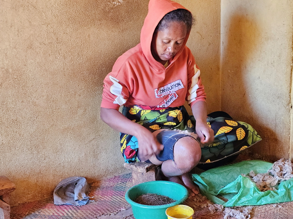 Madagaskar - Ambalavao - Seide-Verarbeitung