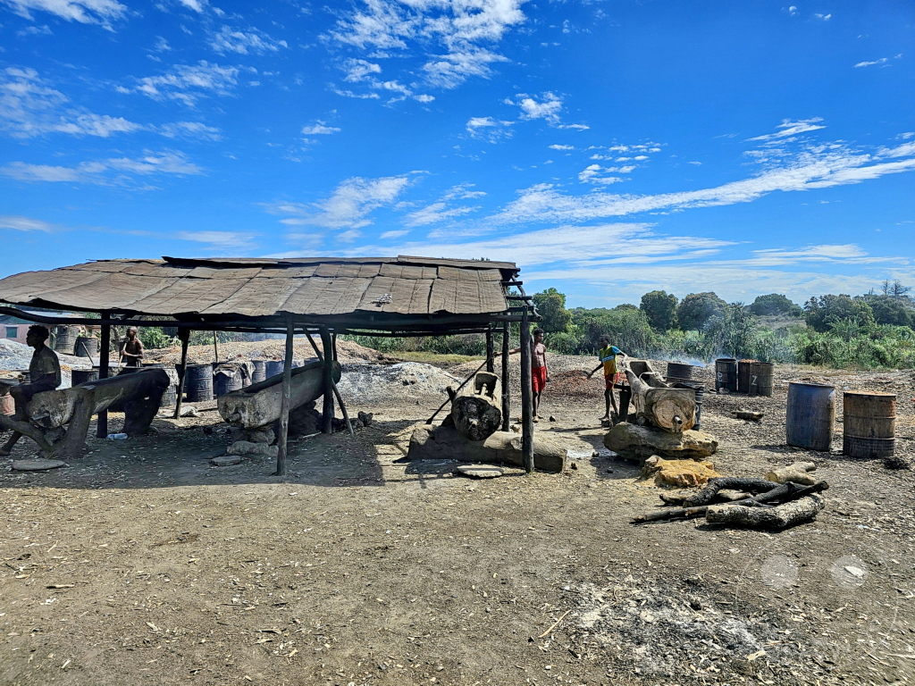 Madagaskar - Andoharotsy-Sakaraha - Brennerei