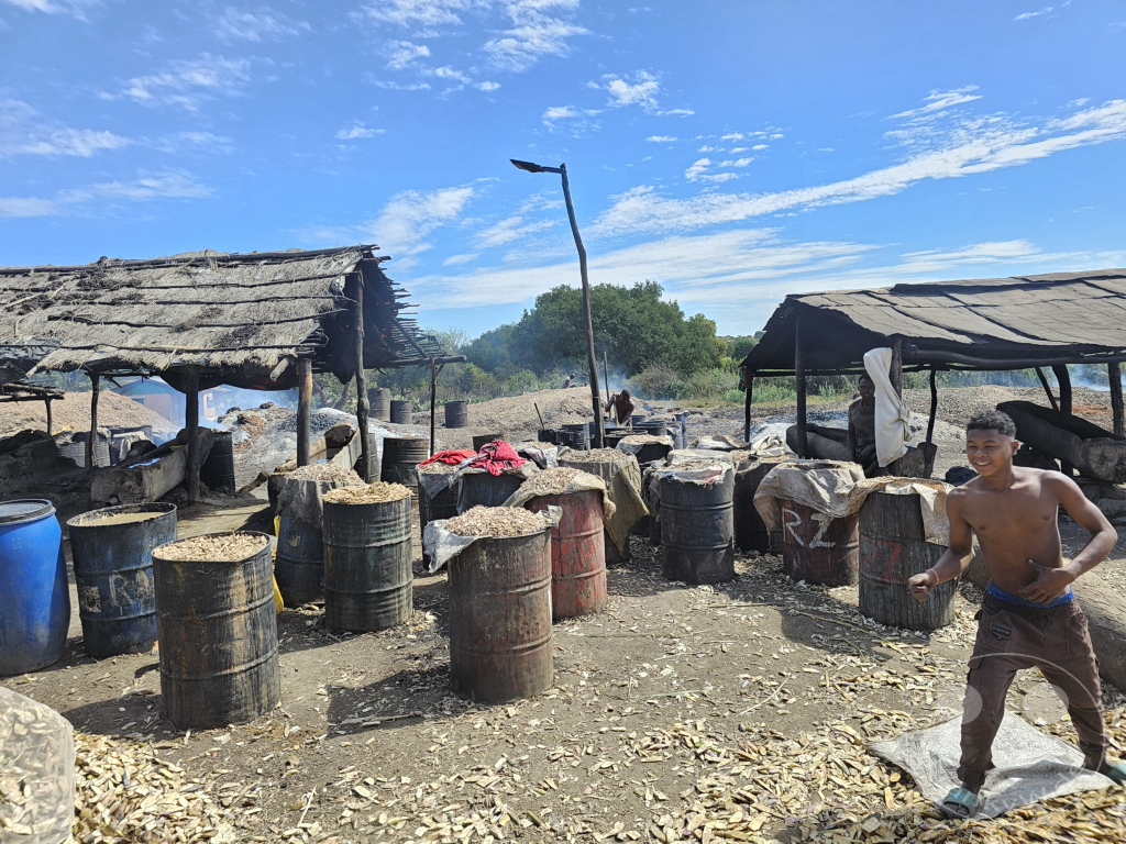 Madagaskar - Andoharotsy-Sakaraha - Brennerei