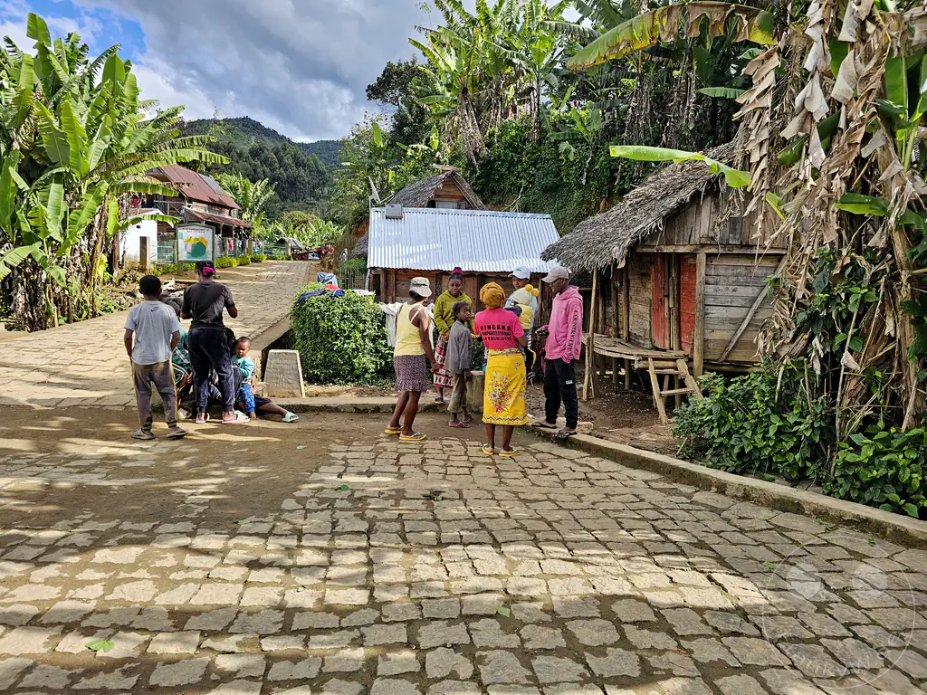 Madagaskar - Anevoka - Maromizaha Welcome Center - Streetlife
