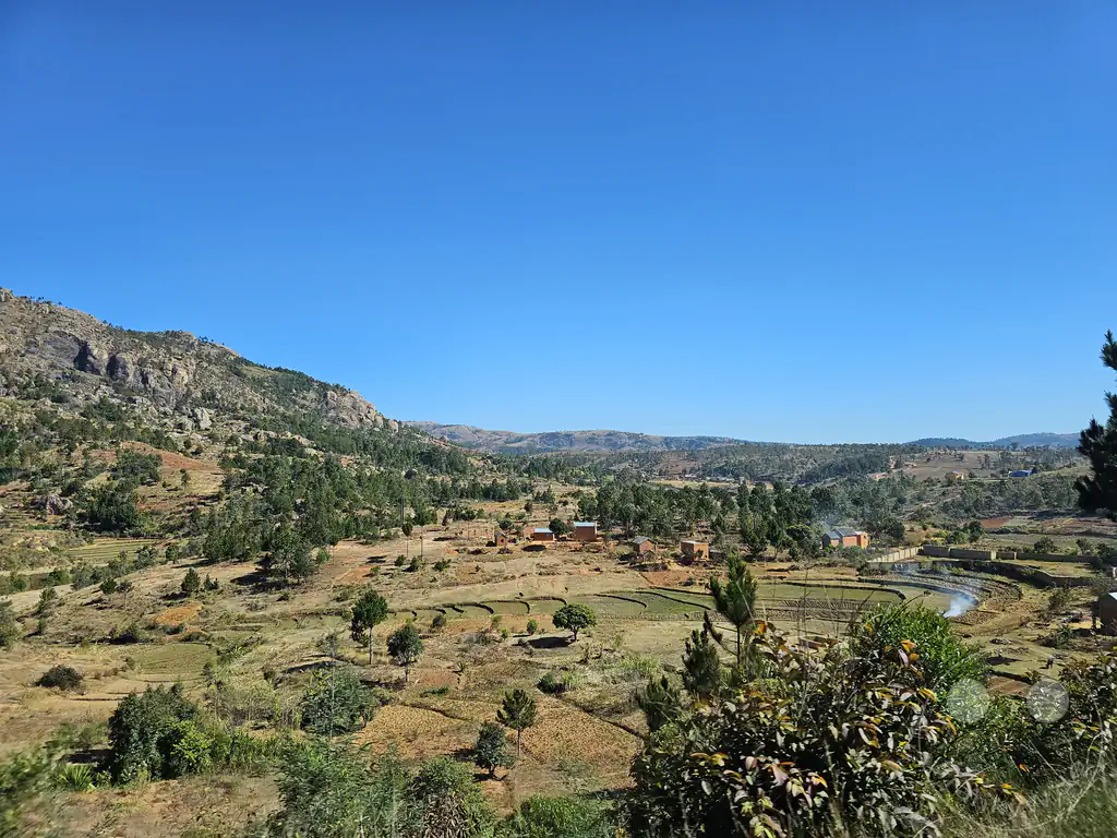 Madagaskar - Ampangabe (RN7) - Landschaft