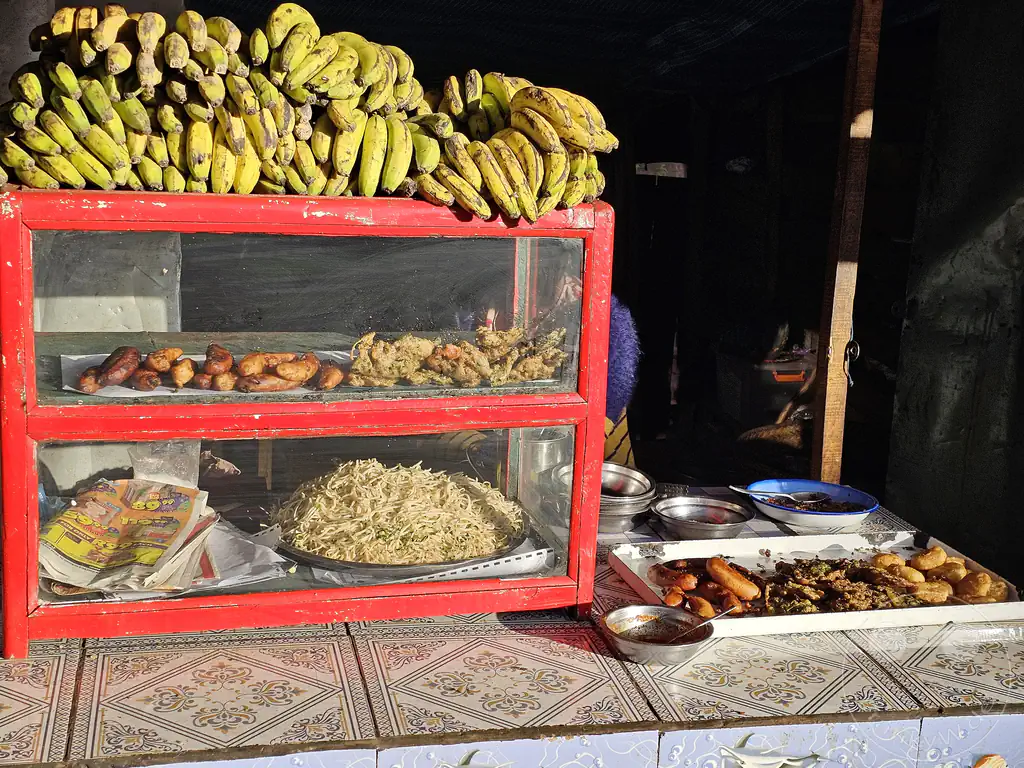 Madagaskar - Antsirabe - Streetlife - Straßenhändler - Snacks