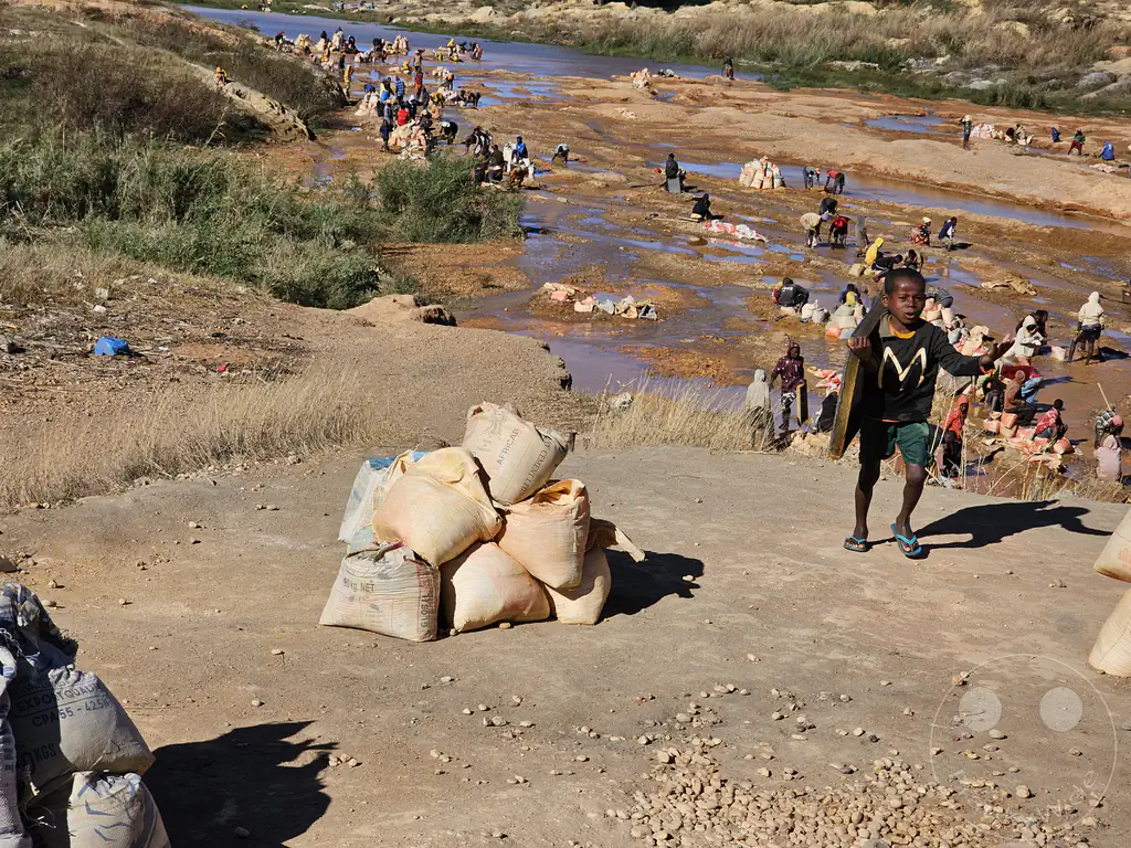Madagaskar - Ilakaka - Streetlife - Saphire schürfen