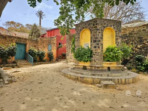 Senegal - Dakar - Insel Gorée - Denkmal auf der Place Urbain Alexandre Diagne