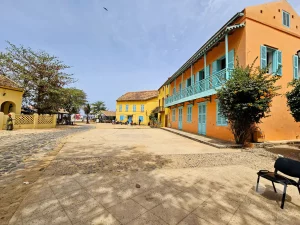 Senegal - Dakar - Insel Gorée - UNESCO-Weltkulturerbe - farbenfrohe Kolonialarchitektur
