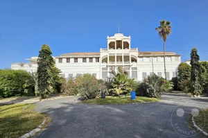 Senegal - Saint-Louis - Streetlife - historischen Sitz des Gouverneurs - Kolonialarchitektur