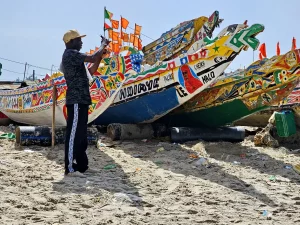 Gambia - Tanji - Fischerdorf - Streetlife - Fischerboote