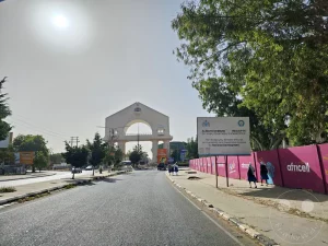 Gambia - Banjul - Arch 22 - Monumentaler Torbogen mit Aussichtsplattform