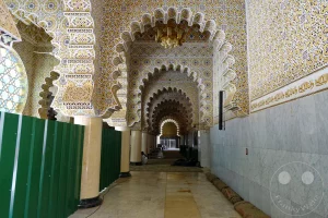Senegal - Touba - Große Moschee von Touba - maurische Architektur - prachtvoll verzierten Arkadengänge