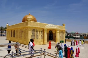 Senegal - Touba - Große Moschee von Touba - Goldener Pavillon - Mausoleum - Grabstätte der Kalifen