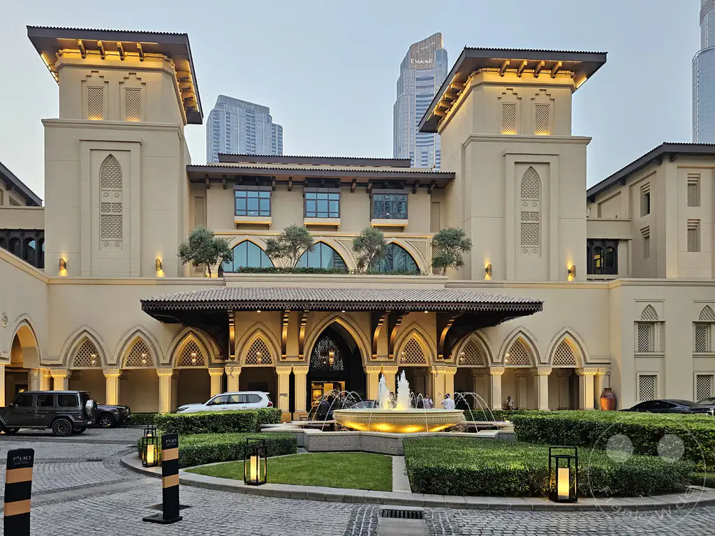 VAE - Dubai - Dubai Mall - Burj Khalifa - Dubai Fountain - The Palace Downtown Dubai