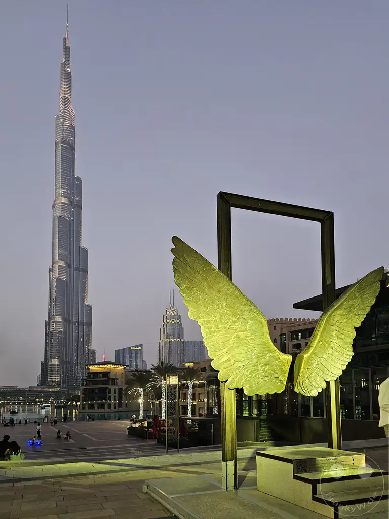 VAE - Dubai - Burj Khalifa - Old Town Island - Wings of Mexico