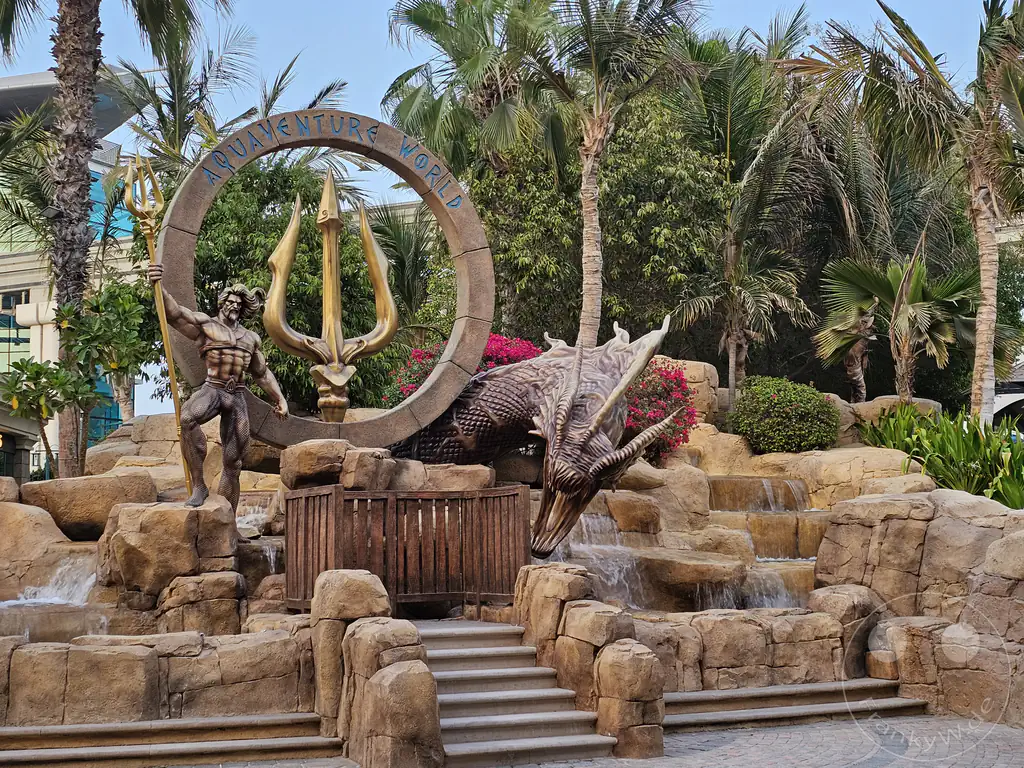 VAE - Dubai - Palm Jumeirah - Atlantis, The Palm - Aquaventure Waterpark