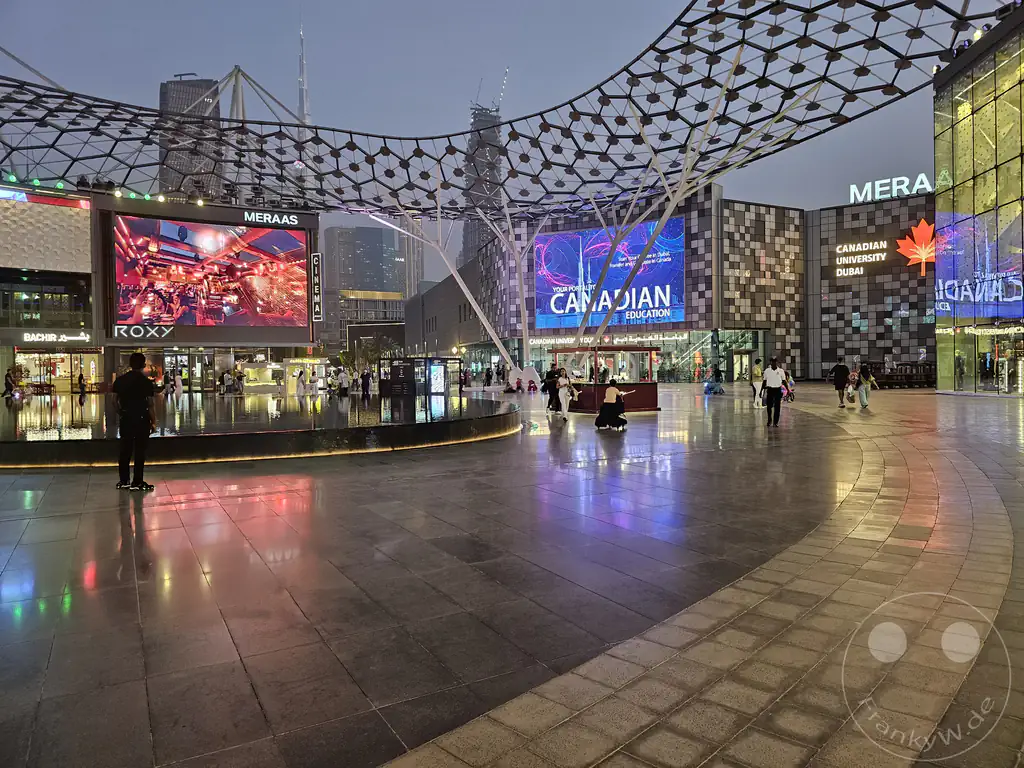 VAE - Dubai - City Walk Mall