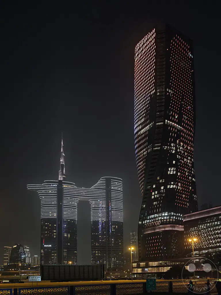 VAE - Dubai - Wasl Tower - Downtown Dubai