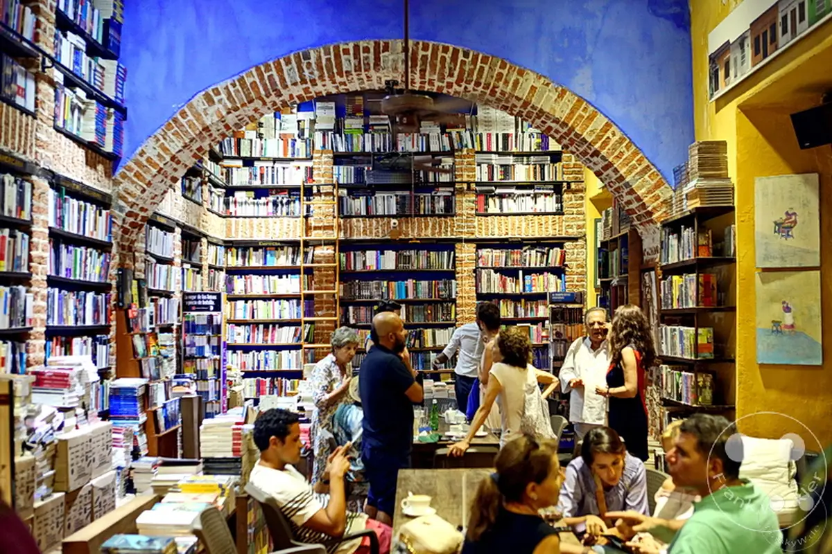 Kolumbien - Cartagena - Abaco Libros y Cafe - Buchhandlung - Altstadt