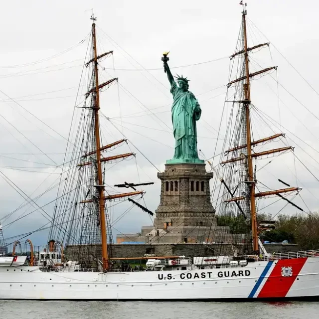 New York - Lady Liberty - Coast Guard