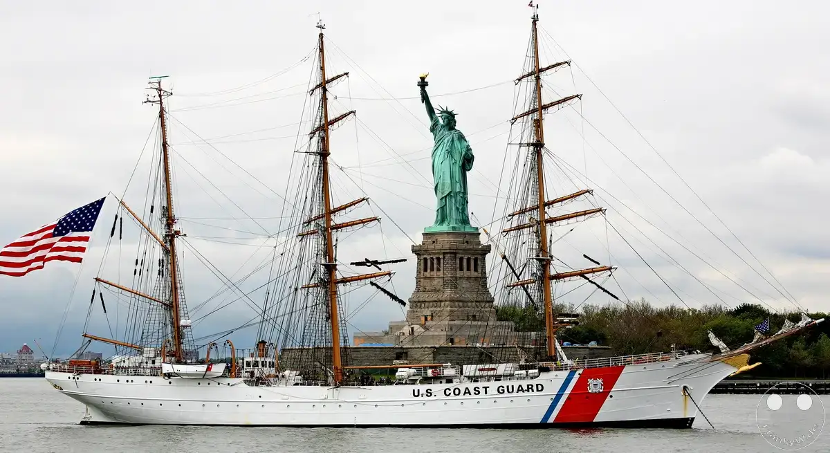 New York - Lady Liberty - Coast Guard
